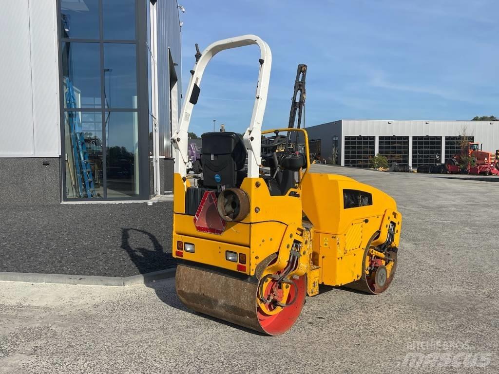 Bomag BW 100 AD-4 Valjci sa dvojnim bubnjem