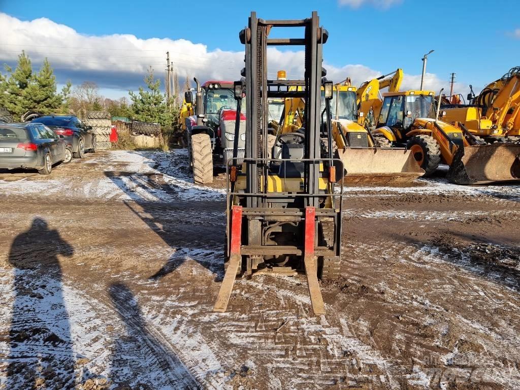 CAT DP 25 N Dizelski viličari