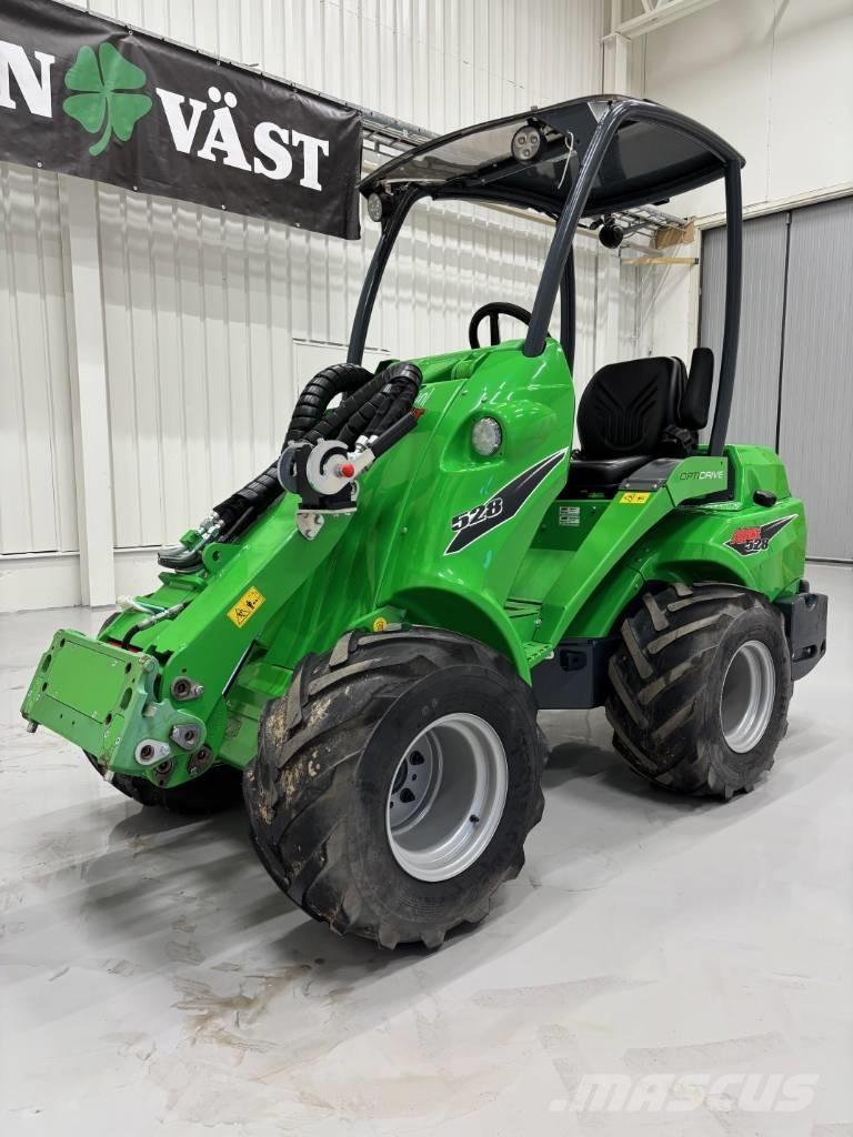 Avant 528 Višenamjenski utovarivači