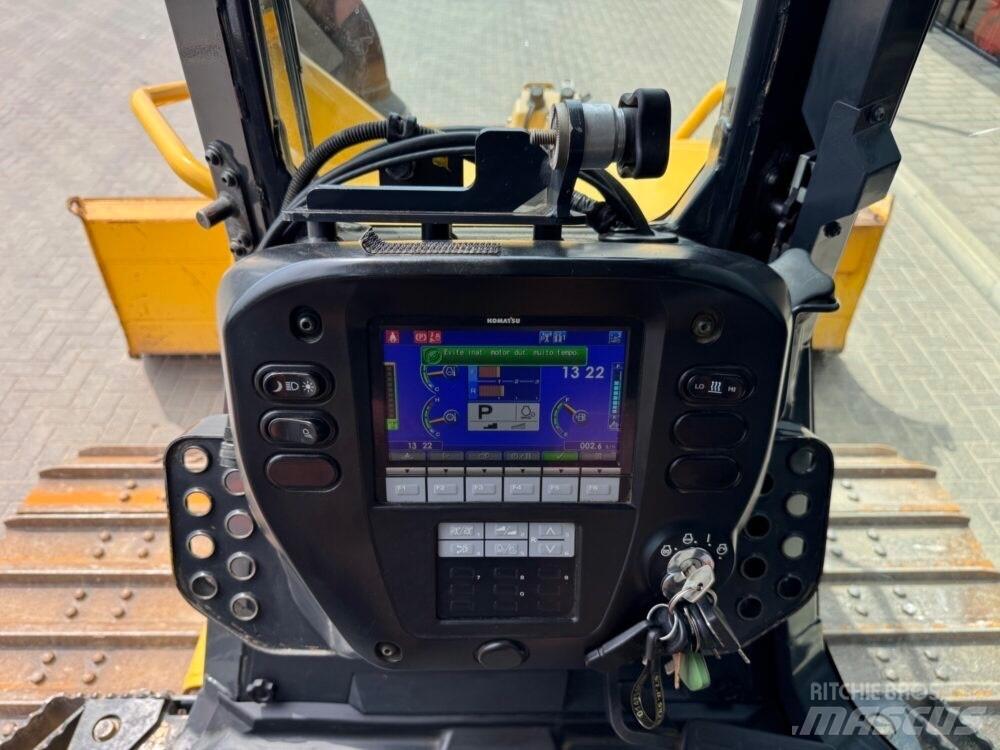 Komatsu D37PXi-24 Buldožeri gusjeničari