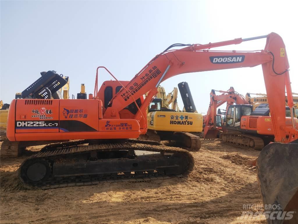Doosan DH225LC-7 Bageri gusjeničari