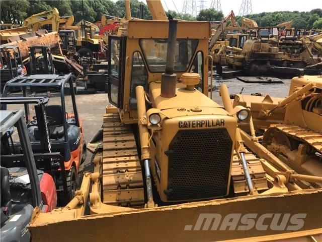 CAT D 6 D Buldožeri gusjeničari