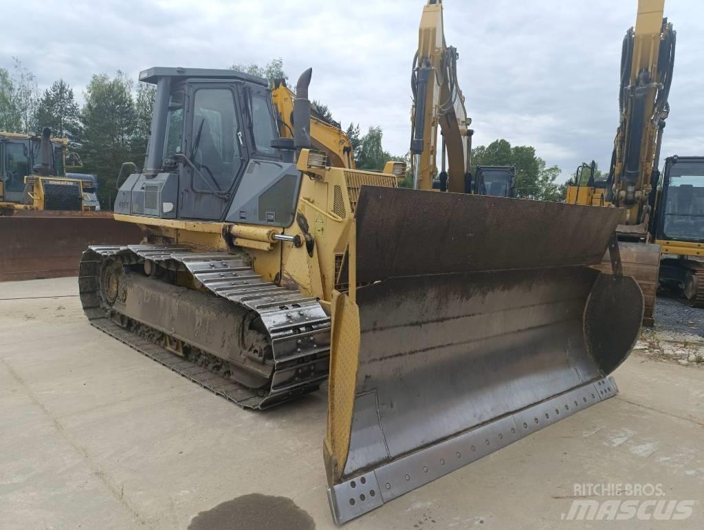 Komatsu D61EXL-12 Buldožeri gusjeničari