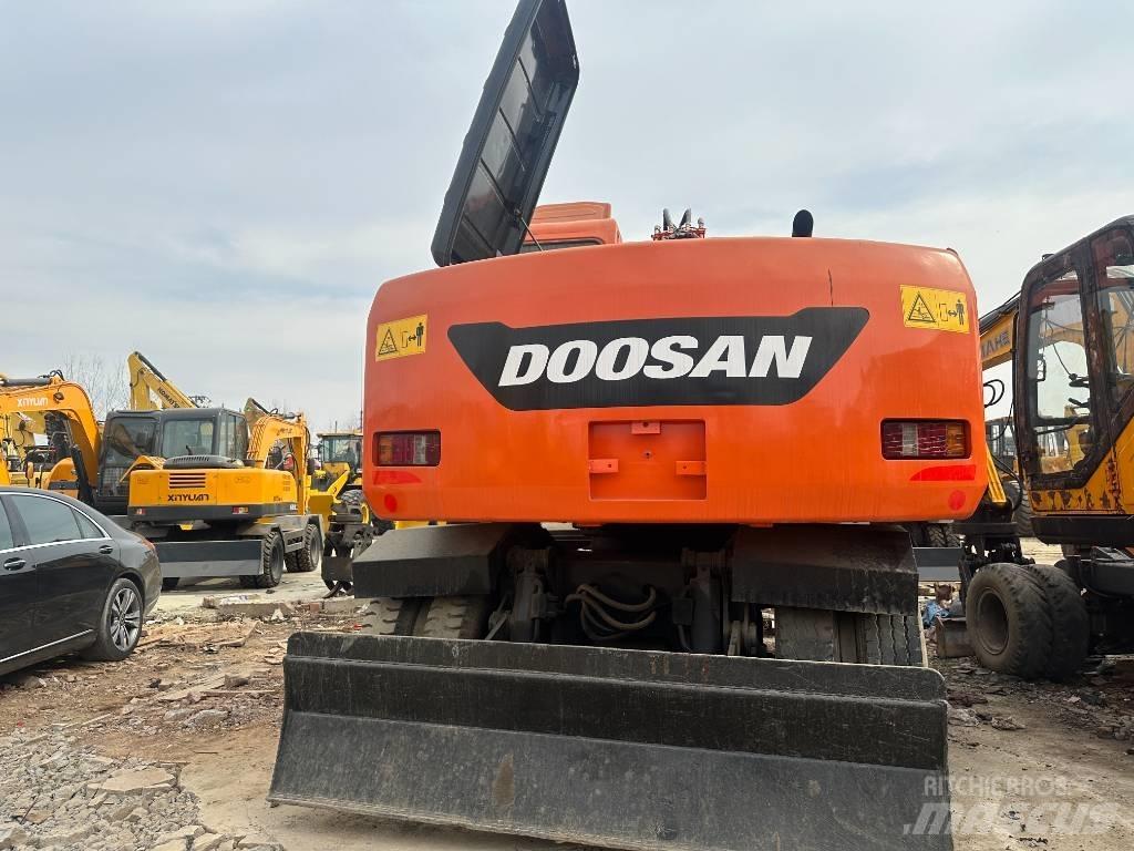 Doosan 150 Bageri na kotačima