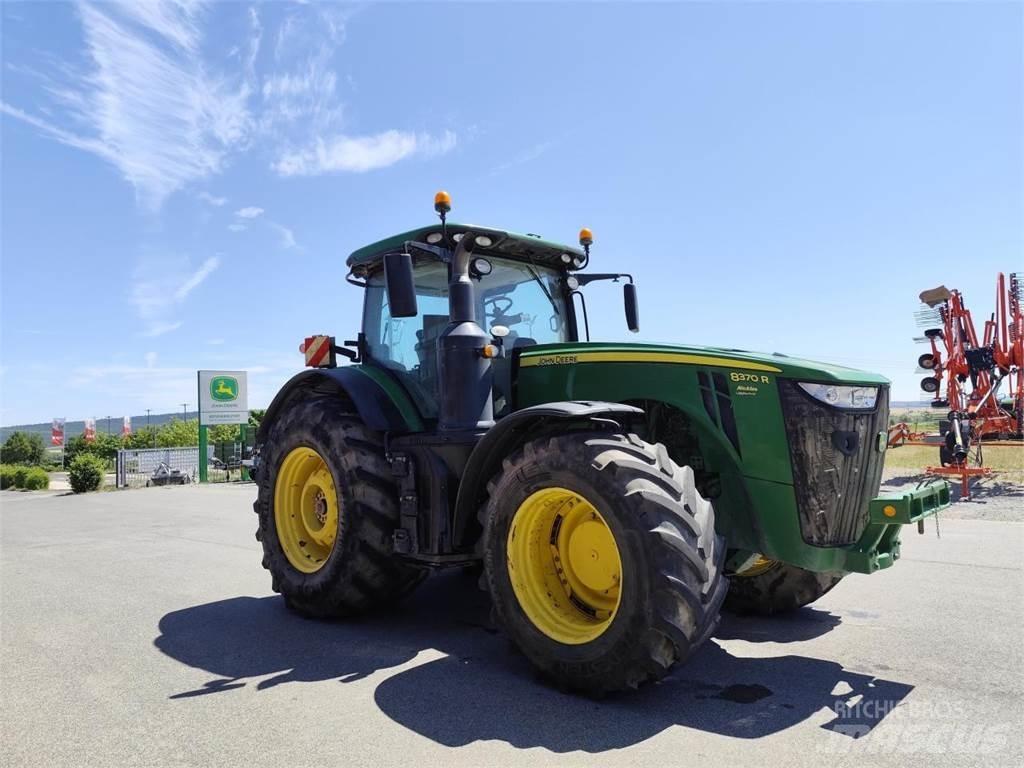 John Deere 8370R Traktori