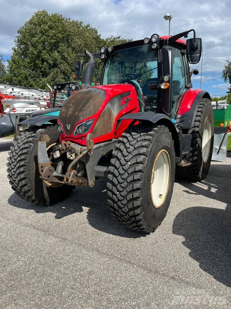 Valtra N154 Traktori