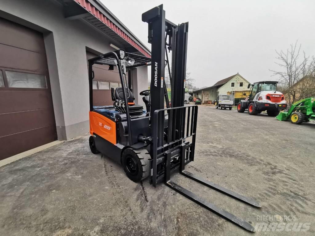 Doosan B25S-7 Električni viličari