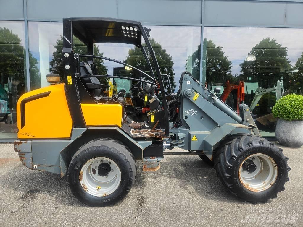 GiANT v5003 x-tra Mini utovarivači