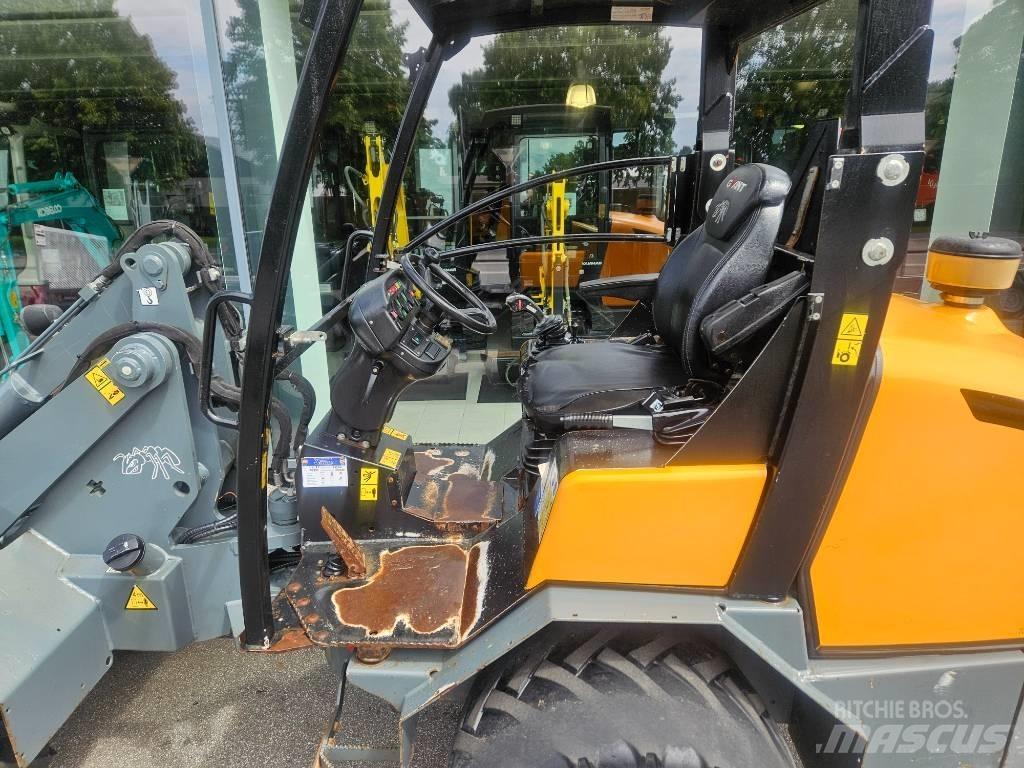 GiANT v5003 x-tra Mini utovarivači