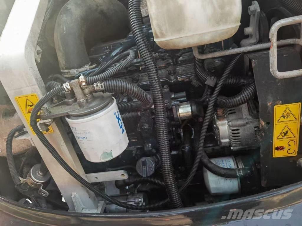 Kubota 165 Bageri gusjeničari