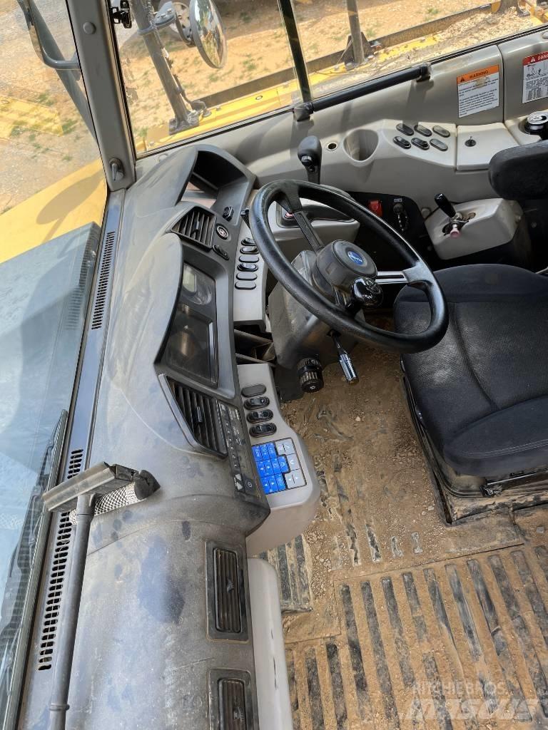 Komatsu HM 400 Zglobni demperi
