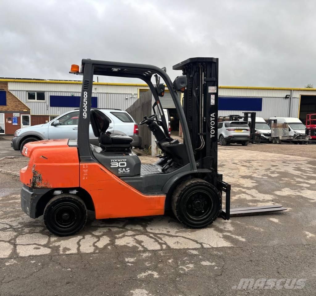 Toyota 02-8 FDF 30 Dizelski viličari