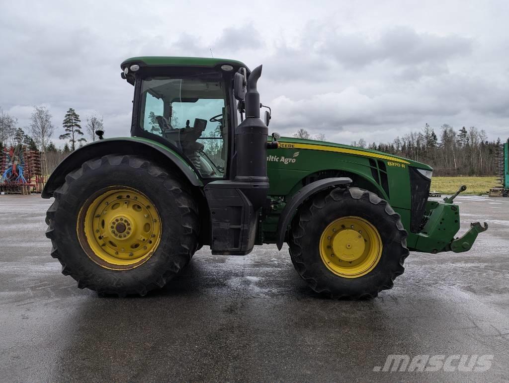 John Deere 8370 R Traktori