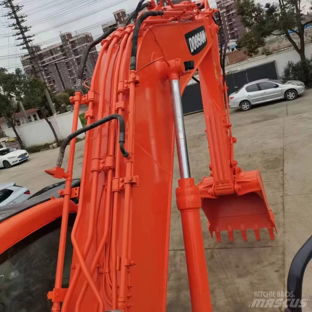 Doosan DX 225 LC Bageri gusjeničari