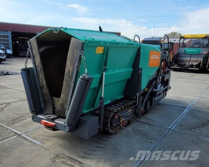 Vögele SUPER 800 Asfaltni finišeri