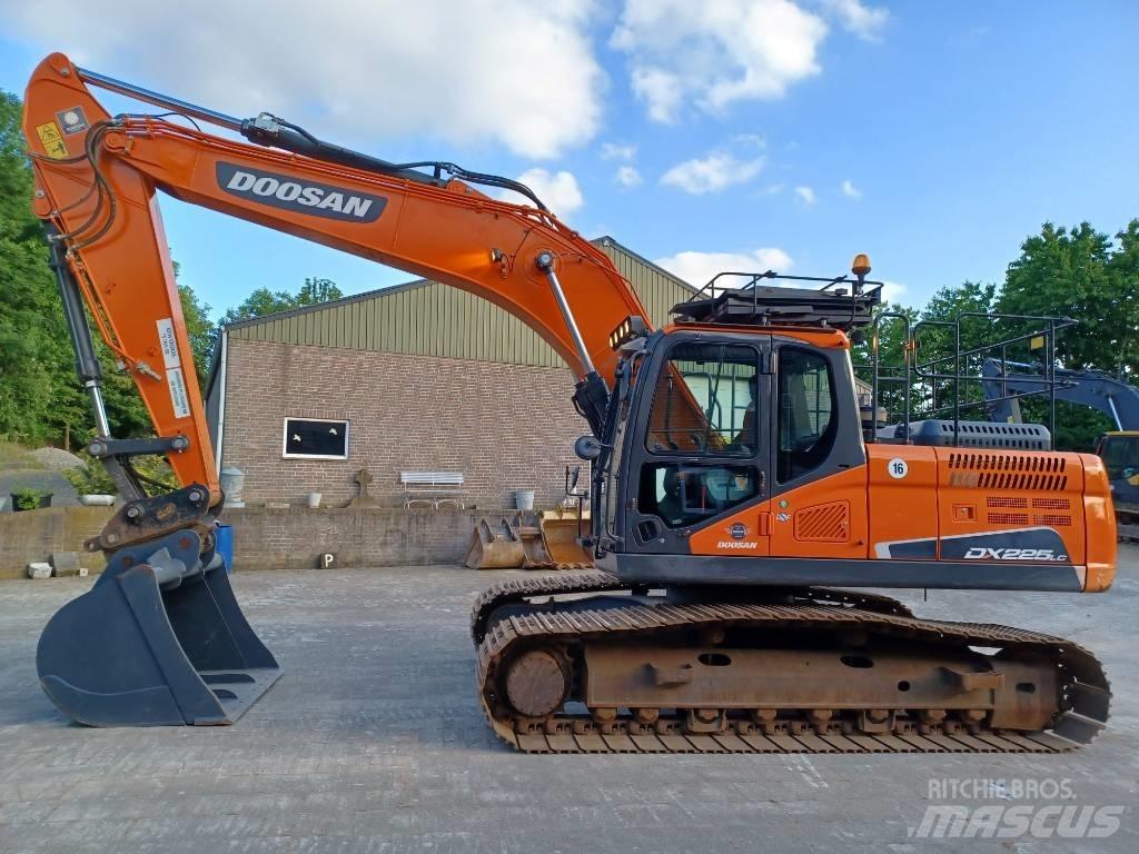 Doosan DX 225 LC-5 Bageri gusjeničari