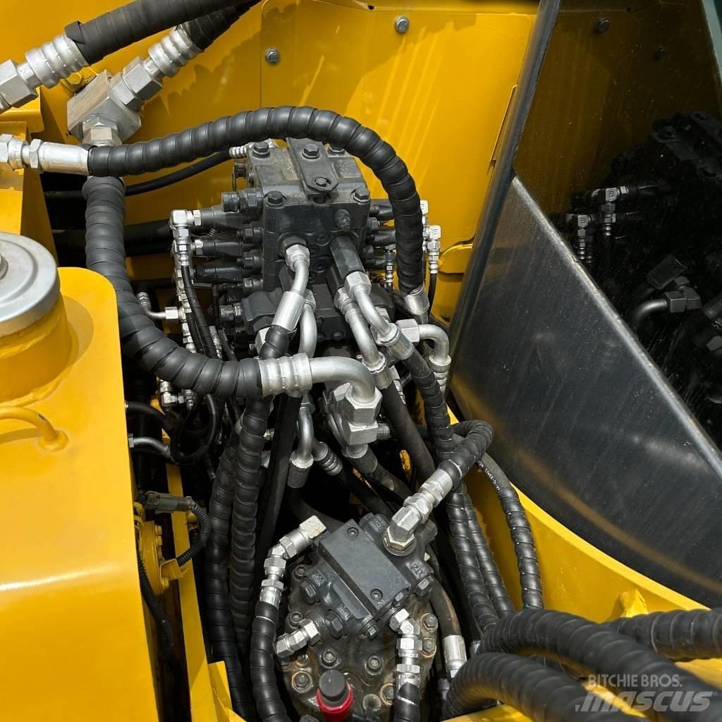 Komatsu 70-8 Bageri gusjeničari