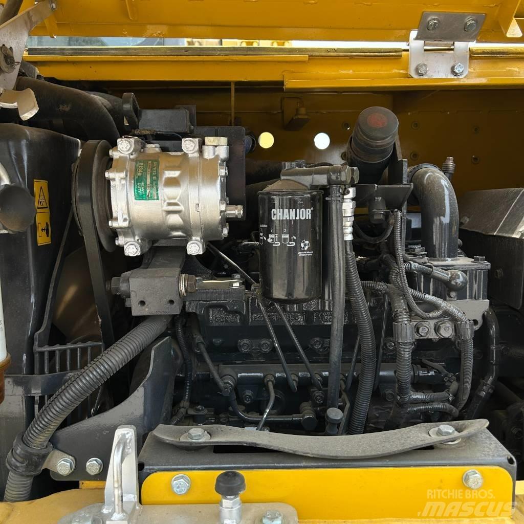 Komatsu 70-8 Bageri gusjeničari