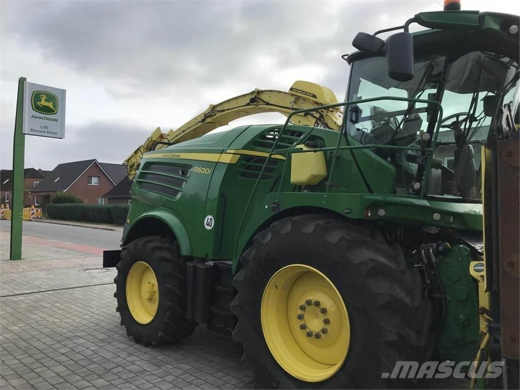 John Deere 8600 Strojevi za krmu na vlastiti pogon