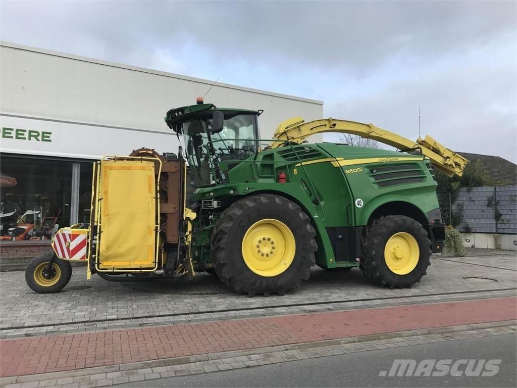 John Deere 8600 Strojevi za krmu na vlastiti pogon