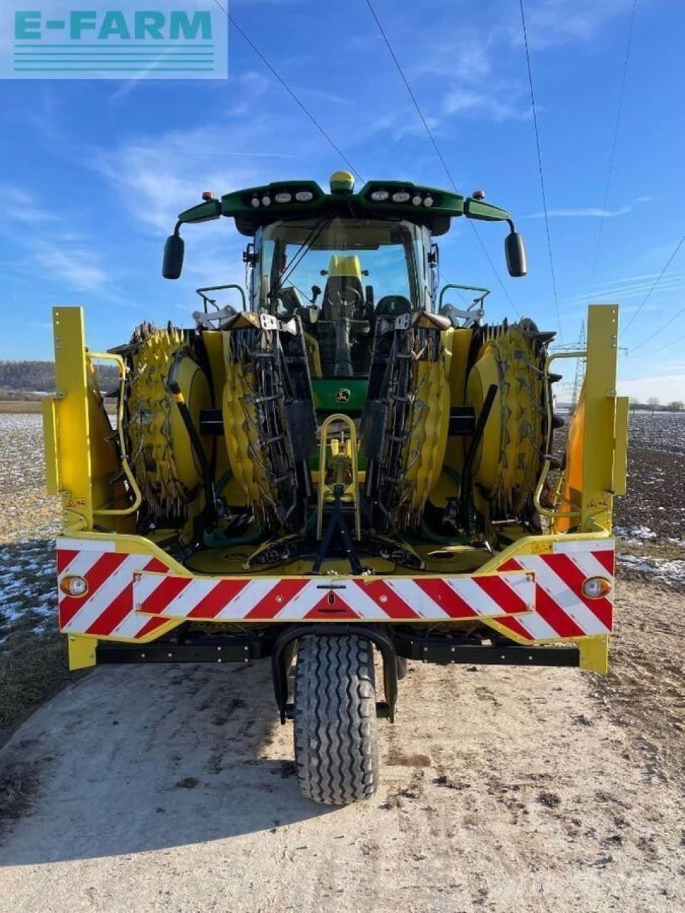 John Deere 8700i Strojevi za krmu na vlastiti pogon