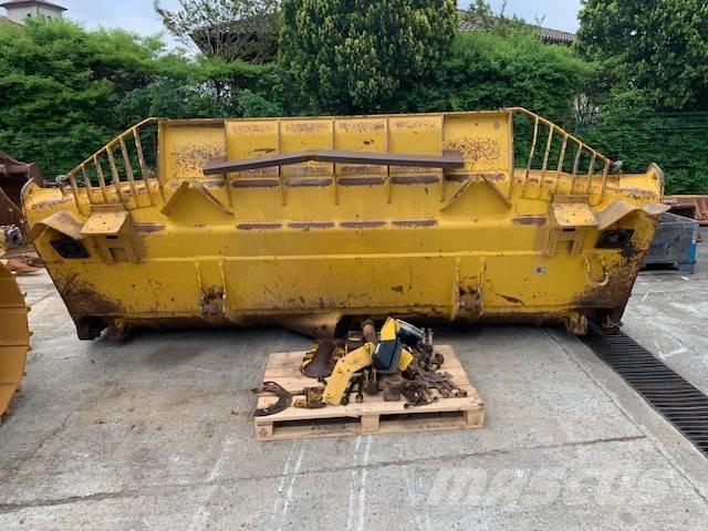 Komatsu D 155 AXI-8 Buldožeri gusjeničari