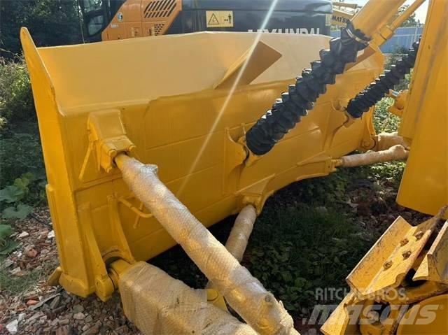 Komatsu D 85 Buldožeri gusjeničari