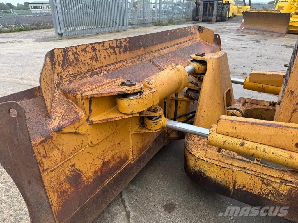 Komatsu D 58 E-1 Buldožeri gusjeničari