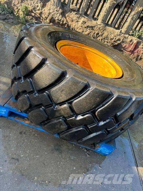 Goodyear Industrial Gume, kotači i naplatci