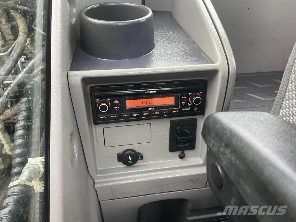 Volvo EC 140 EL Bageri gusjeničari