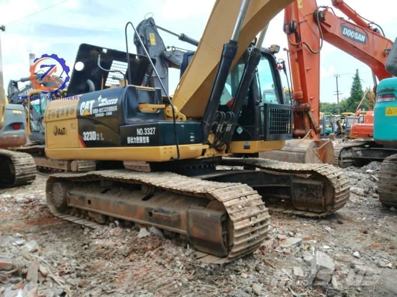 CAT 323 D L Bageri gusjeničari
