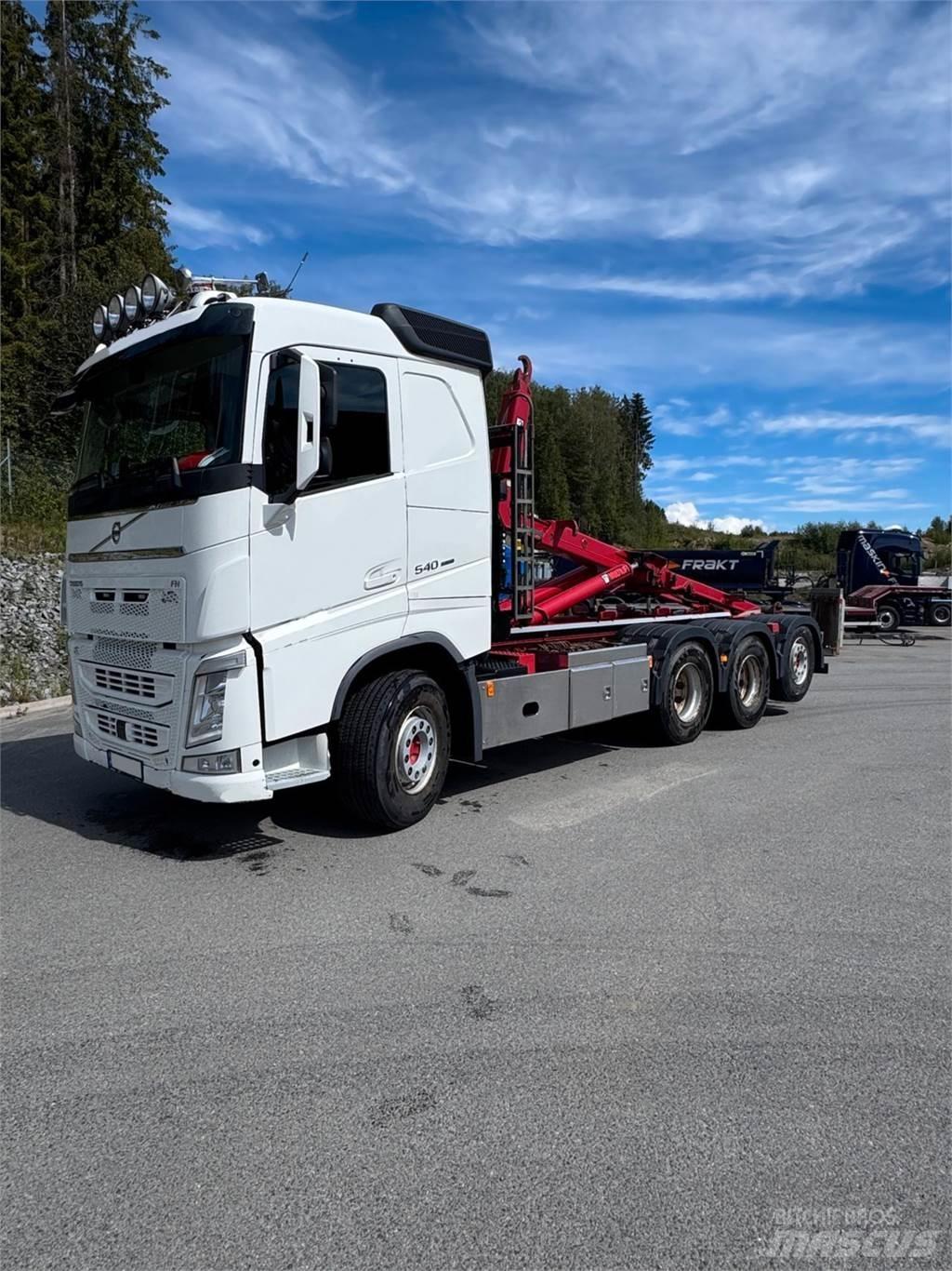 Volvo FH 540 8X4 Rol kiper kamioni s kukama za dizanje