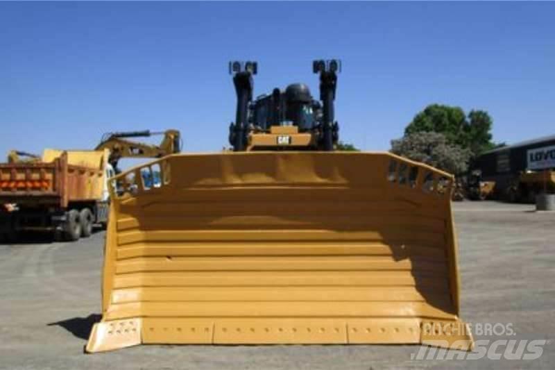 CAT D8R Buldožeri gusjeničari