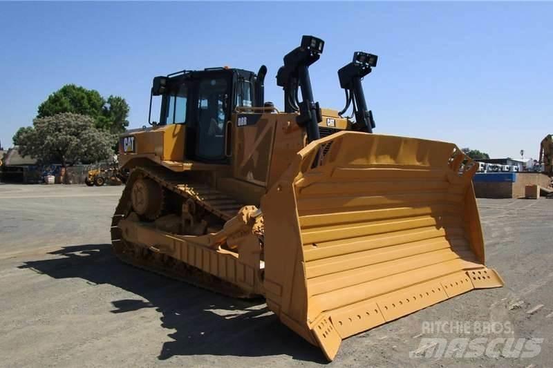 CAT D8R Buldožeri gusjeničari