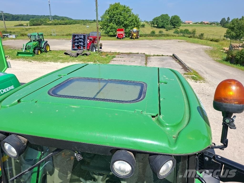 John Deere 6110M Traktori