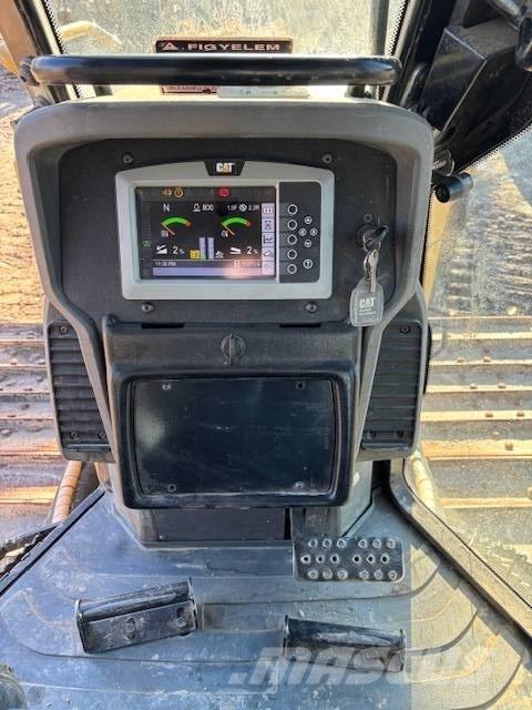CAT D 6 K 2 LGP Buldožeri gusjeničari