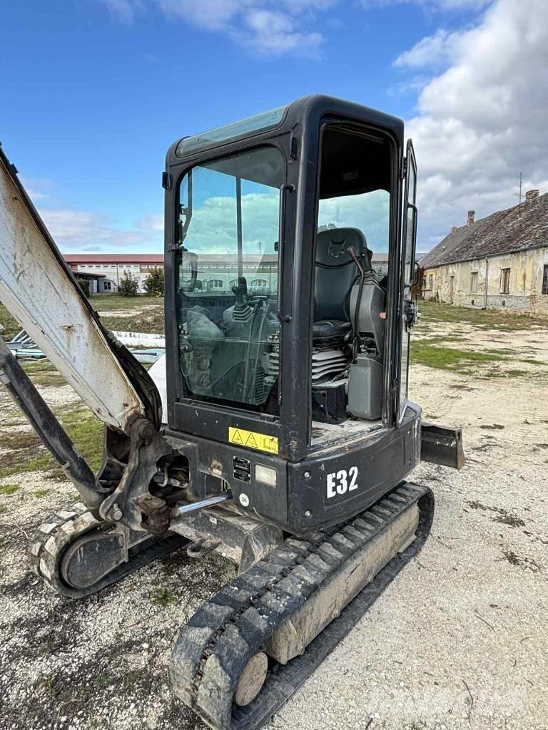 Bobcat E 32 Mini bageri <7t