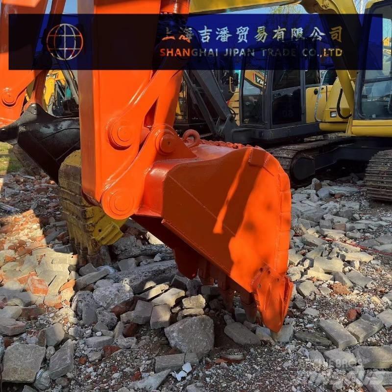 Hitachi ZX 135 Bageri gusjeničari