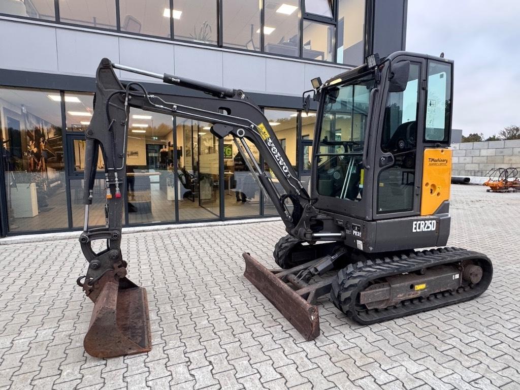 Volvo ECR 25 D Mini bageri <7t