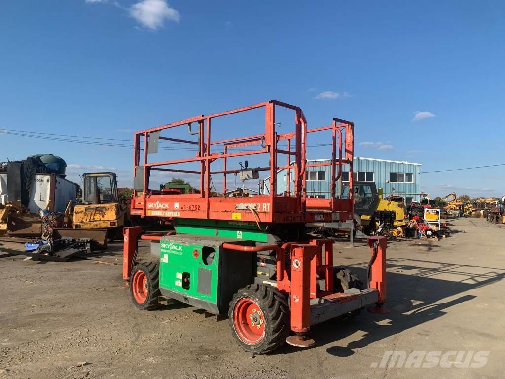 SkyJack SJ 6832 RT Škaraste platforme