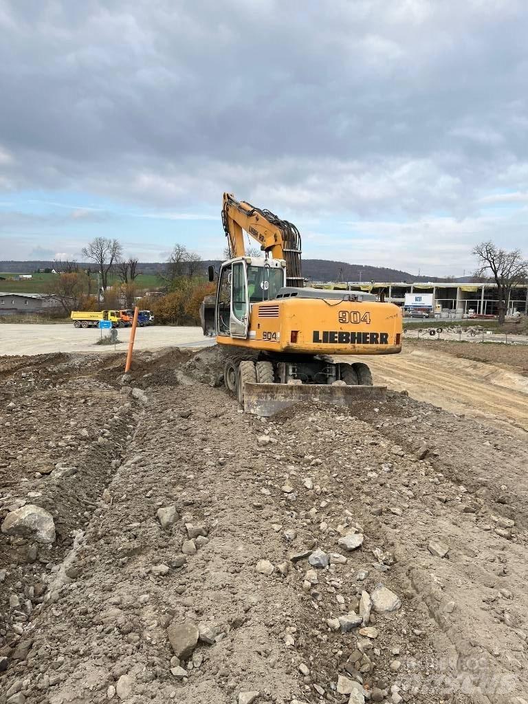 Liebherr A-904 900 Bageri na kotačima