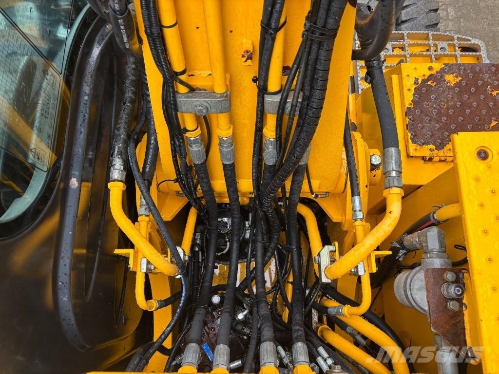 JCB JS 145 W - 160 W Bageri na kotačima