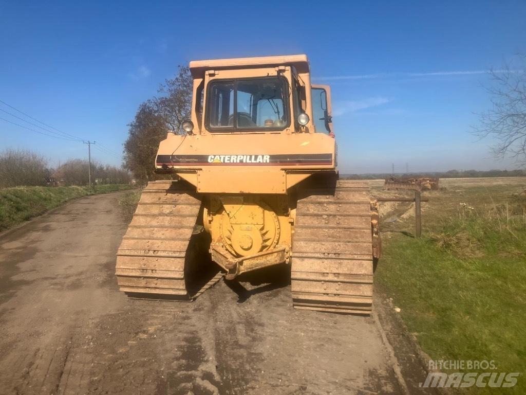 CAT D 6 H LGP II Buldožeri gusjeničari
