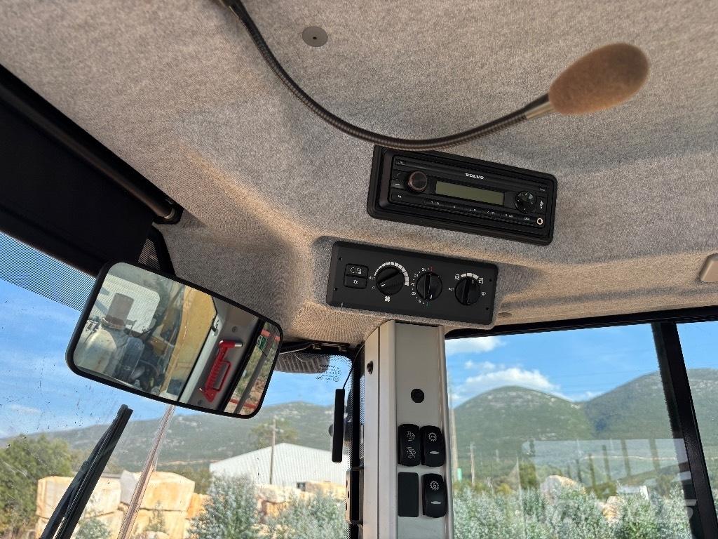 Volvo L 260 H Utovarivači na kotačima