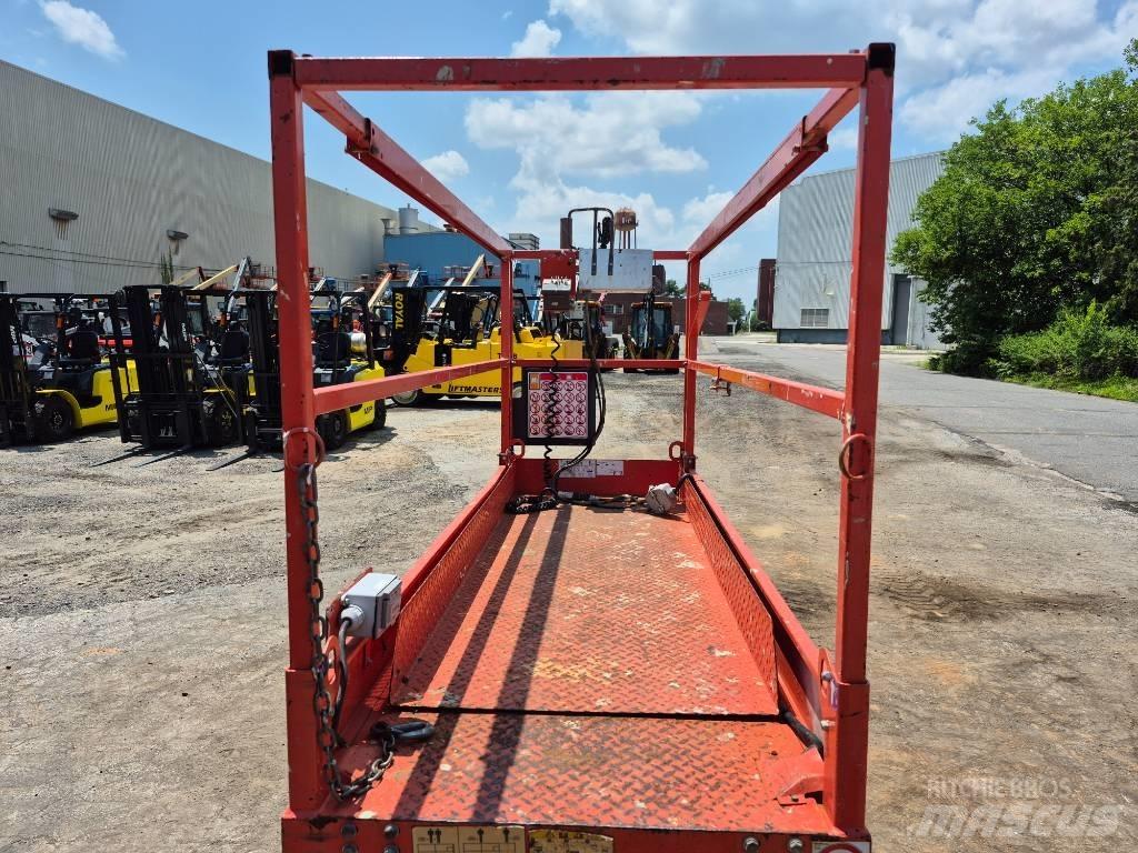 SkyJack SJ 3220 Škaraste platforme