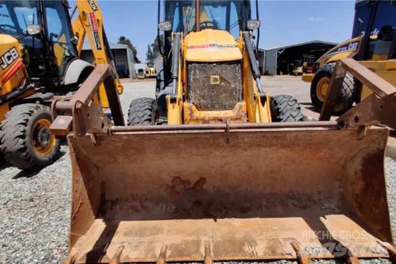 JCB 3CX 4X4 Utovarni rovokopači