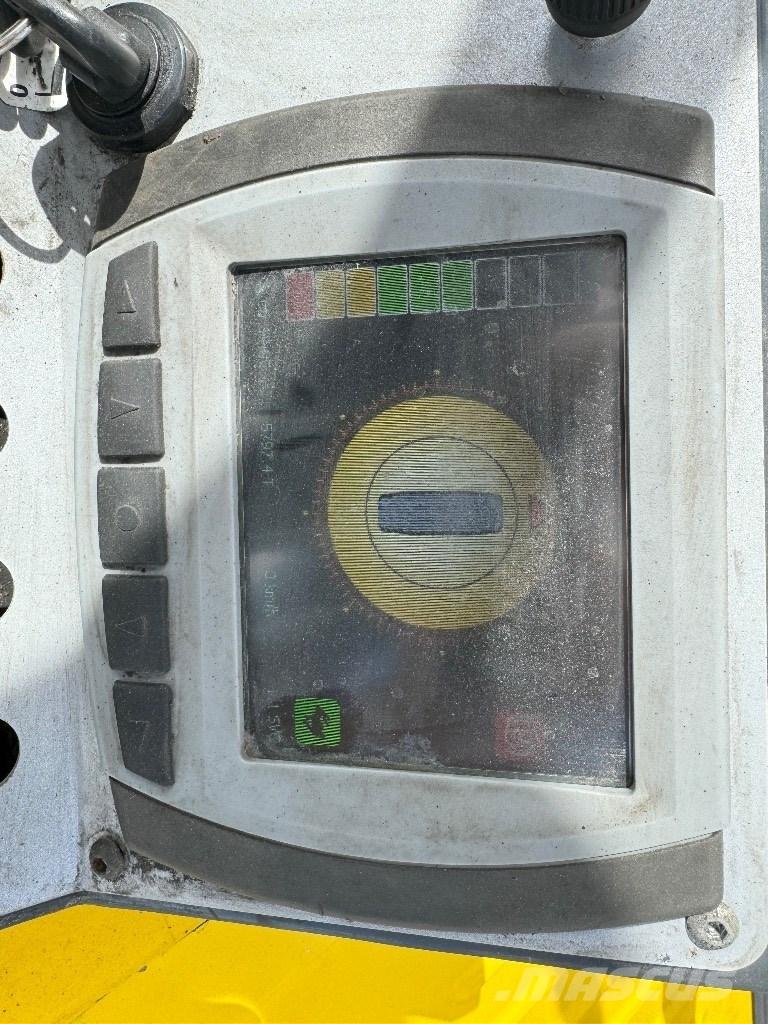 Combilift CBE3000 Viličari sa 4-stranskim dohvatom