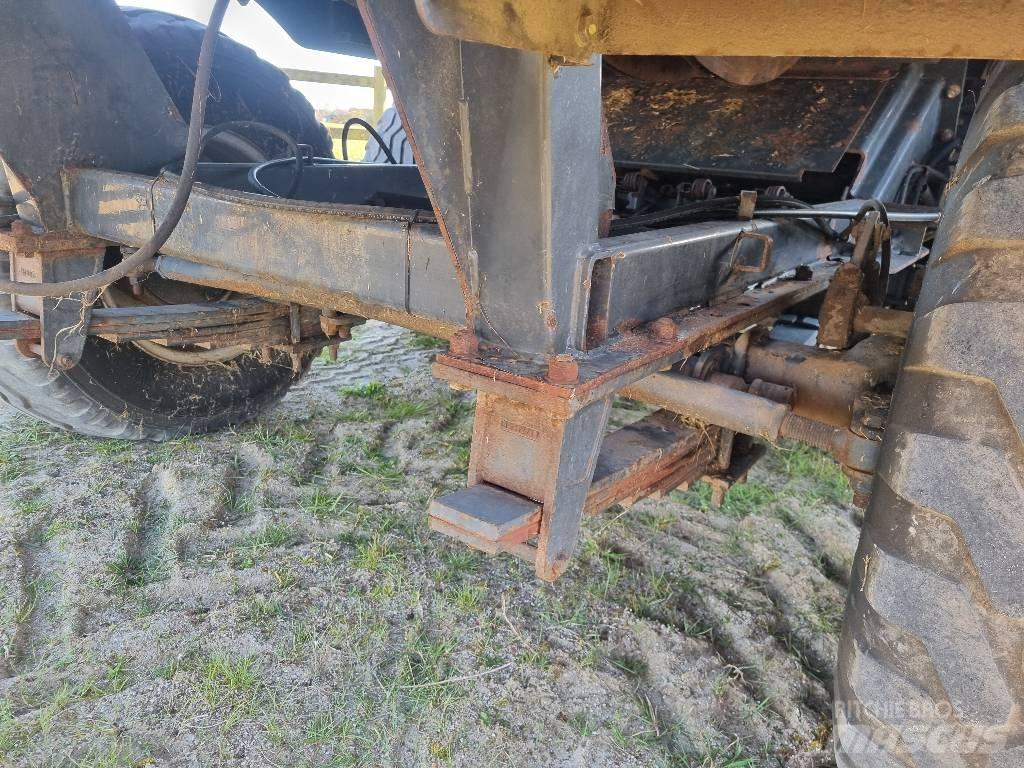 Vicon LB8200 Balirke za kockaste bale