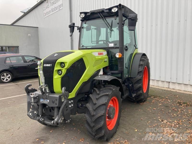 CLAAS NEXOS 260 L Traktori