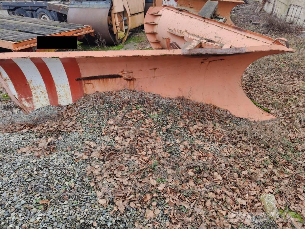 Unimog pług ciężki Sniježne daske i  plugovi